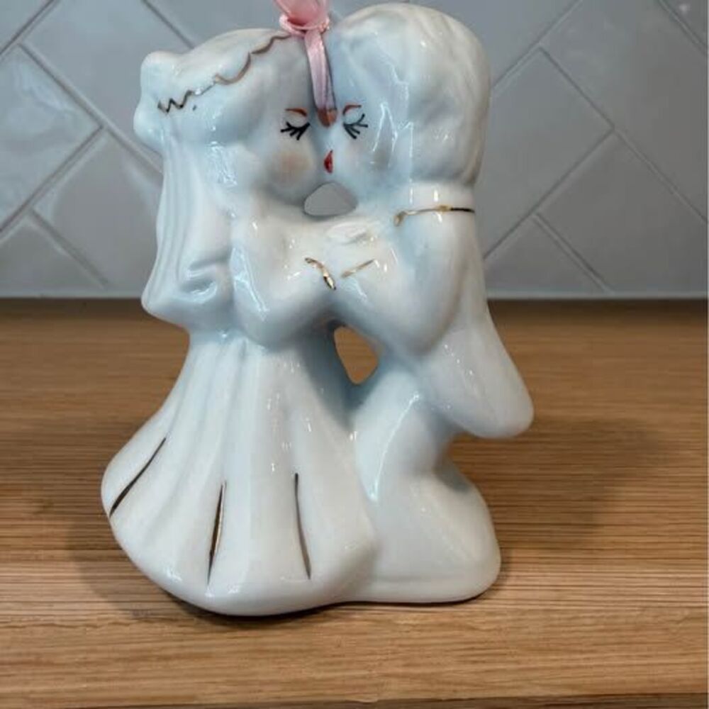 Vintage Porcelain Kissing Bride and Groom Figurine – Gold Trim
